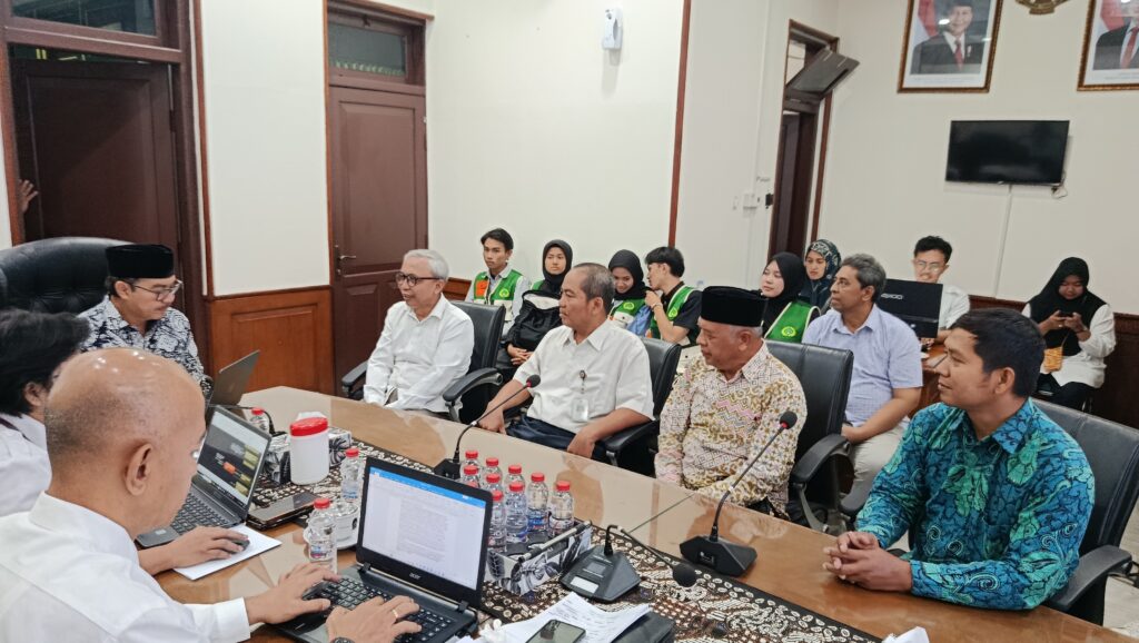 Pengurus DPD LDII Kota Yogyakarta melakukan Audiensi Ke Walikota Yogyakarta H Hasto Wrdoyo di Balaikota Yogyakarta